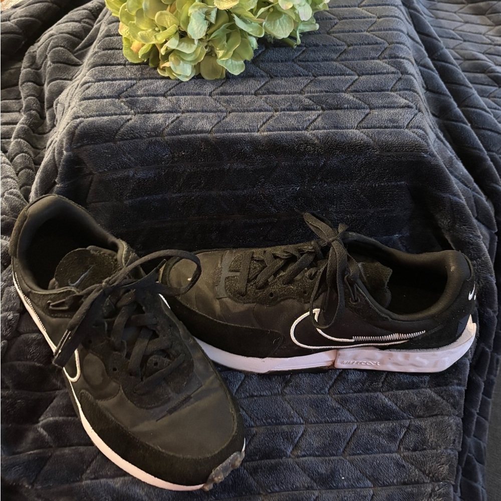 Nike Fontaka Waffle Women’s Size 8.5